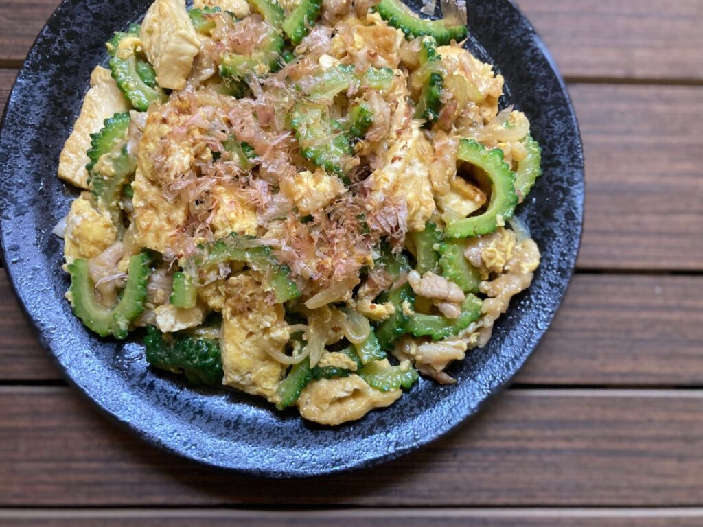 豆腐入りの簡単レシピ！夏に食べたいゴーヤーチャンプルーの作り方 | danna-meshi