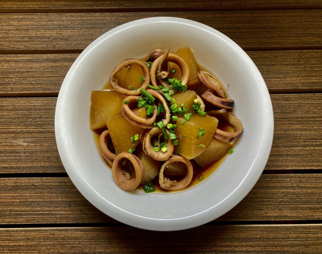 Great tasty flavor of squid! simmered squid and daikon radish recipe & how to cook