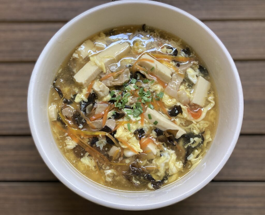 酸味とコクが美味しい酸辣湯麺
